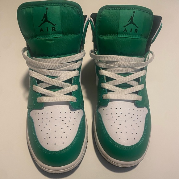 Jordan Other - Youth size 7 Jordan's